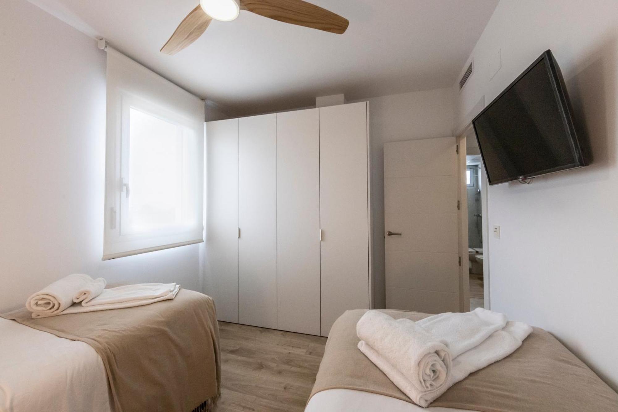 Homity Holidays - Playa Granada - Mar De Astrid Motril Esterno foto
