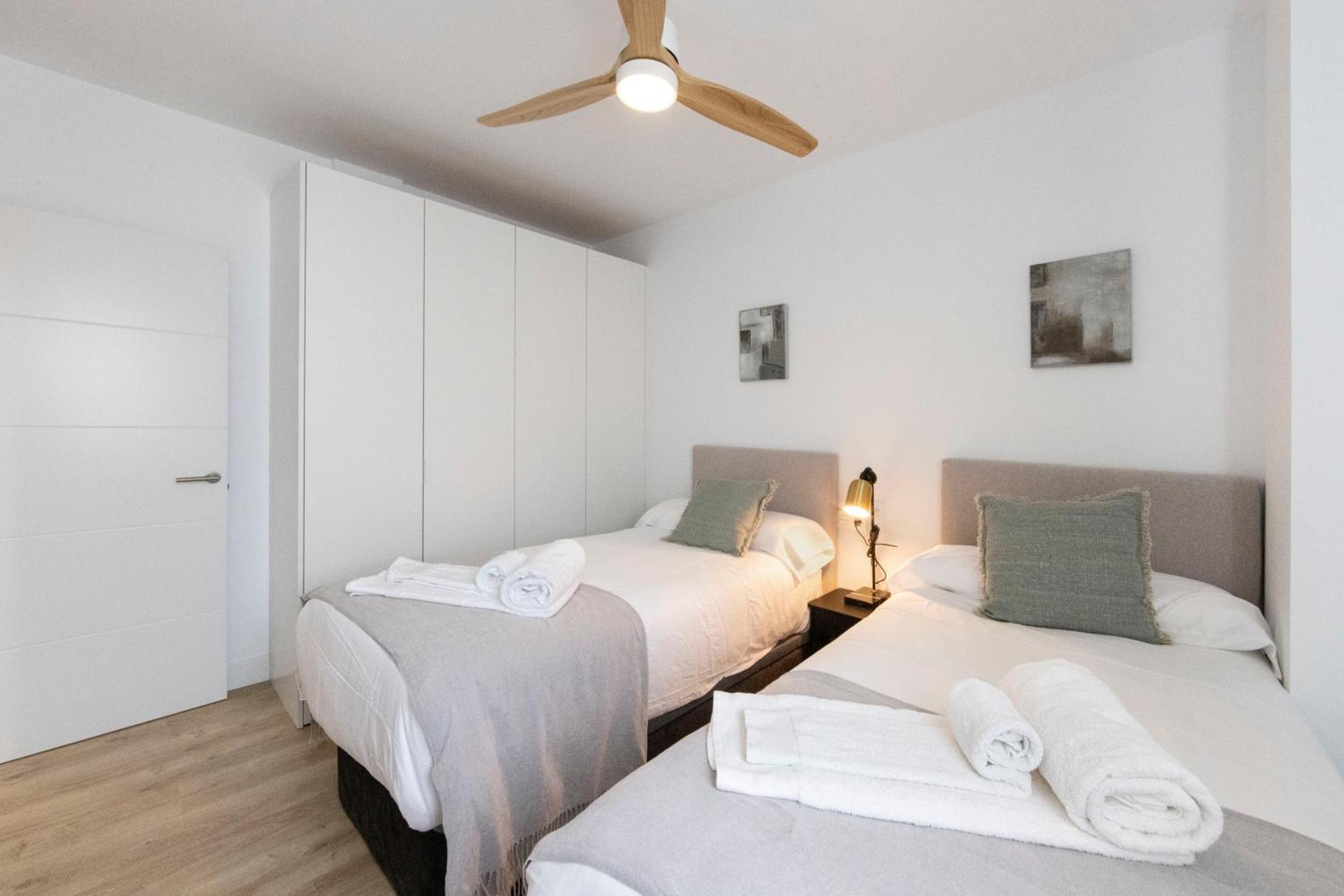 Homity Holidays - Playa Granada - Mar De Astrid Motril Esterno foto