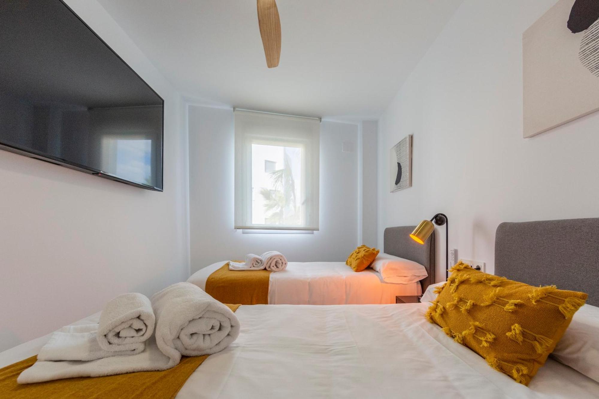 Homity Holidays - Playa Granada - Mar De Astrid Motril Esterno foto